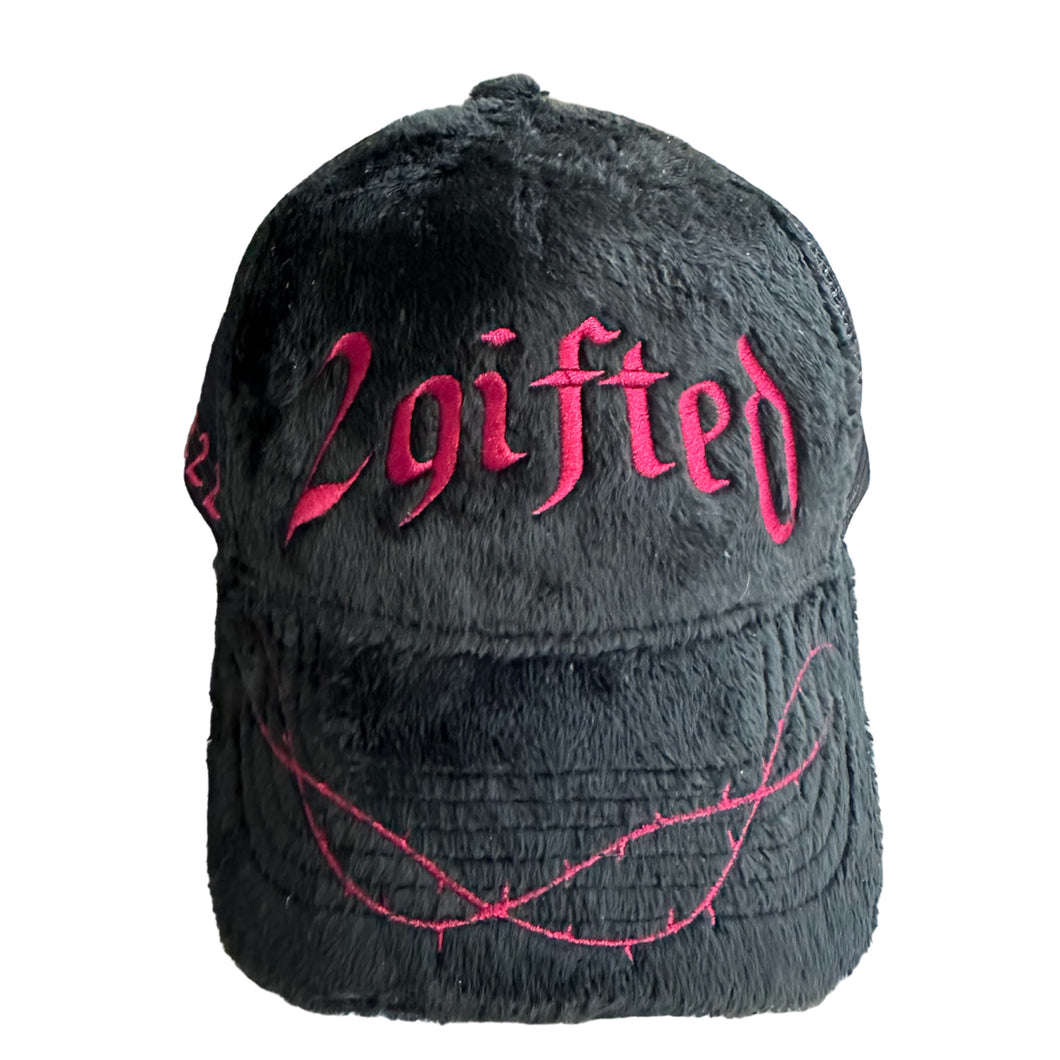“arch logo” fuzzy trucker hat (black/red)